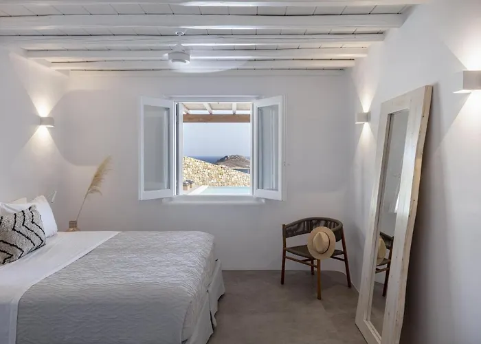 Dream View Villa, 2 Min Walk To The Beach, By Red Windmill וילה *