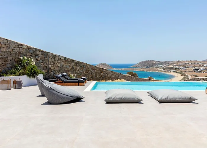 Dream View Villa, 2 Min Walk To The Beach, By Red Windmill וילה *